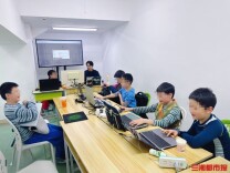 培训机构“跑路”，4位老师自掏腰包为200名孩子续课