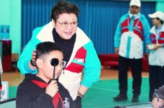 爱续18年！韩红基金会重返什邡龙居小学，超千万元爱心物资支援基层医疗