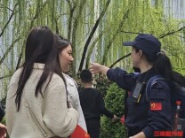 清明我在岗丨救援队员坚守景区，为游客安全护航