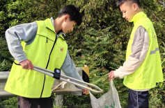 清理河道两岸白色垃圾，浏阳39名志愿者共护绿水青山