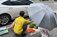 30元草莓逃单戳中长沙人！残疾大叔的菜摊，被全城人“守护”丨26℃