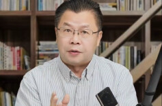 不准背书包进校？这种校规太荒唐｜军哥说新闻