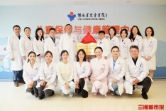 开设“一站式服务中心”，省儿童医院为每位看诊儿童建立电子健康档案