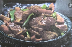 点菜腊肠送来腊猪小肠，消费者认为外卖“货不对板”起诉获赔500元