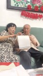 一字一句皆是情，两对银发夫妻以书信镌刻半生相守