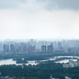 短时雷雨致航班备降！长沙机场已恢复正常落地