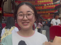 高考结束心情如何？考生：激动到没有体力了