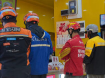 长沙多方共治网络餐饮，90名外卖骑手举报问题线索842件