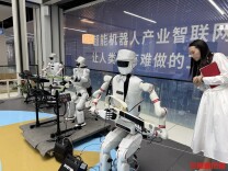 人形机器人价格“跳水”：降幅达三分之二，二手、租赁市场降温