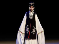 22岁女孩凭鬼步视频走红，“湘剧出圈是最大的惊喜”