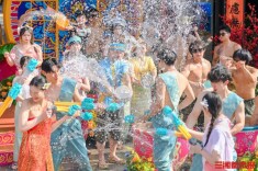 长沙方特“国潮泼水节”启幕，家门口开启夏日泼水狂欢