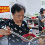 邵阳31年不涨价的粉店升级了，“米粉奶奶”：身体允许，就会一直平价