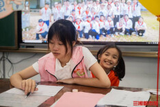 受助7年的大山女孩，人生第一次当“班主任”｜26℃