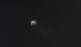 昨晚大家拍到的夜空“水母云”，是长征三号乙运载火箭