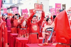 七夕赴唐韵之约，24对新人潮宗古街行古礼