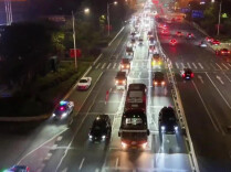 30辆坦克列队迎接一路护送，益阳排面拉满迎接娄底队