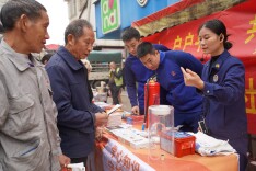 东安消防“赶大集”，烟火气里话安全