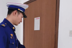 摸啥都“带电”？消防员三招教会你科学防静电