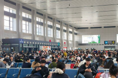 长株潭城际铁路春节客流创新高