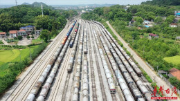 地面“油龙”8天运油2.88万吨，助力班机飞上天