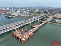 长赣高铁长沙湘江铁路特大桥主桥首个主墩桩基完工