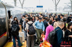 春假牵手五一掀出行热潮 长沙南站加开532趟临客高铁列车