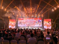 以微光致敬城市奋斗者 全国首场骑手专属网络晚会在长沙上演 