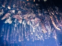 靖州：腊味加工产销忙，浓浓烟火气勾勒出红火迎新图景