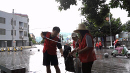 青春护碧水！蓝山返乡学子化身“河小青”守护母亲河