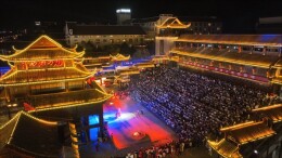 张家界魅力湘西每晚连演4场 民俗大戏“圈粉”外国游客