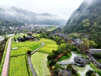 组图 | 张家界黄龙洞景区：雨后晴光映云海，春意盎然醉游人