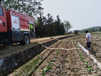 永兴县鲤鱼塘镇组建“流动灌溉队”，救万亩烟田于 “旱” 境