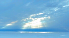 美輪美奐！ 南嶽衡山齊現瀑布雲和“丁達爾效應”景觀