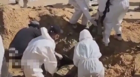 加沙纳赛尔医院乱葬坑内或有20人被活埋