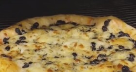 ブラジルのレストランでアリのピザが発売