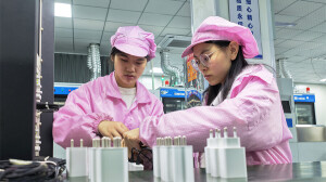 赶订单  生产忙