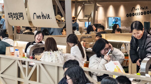 新春消费市场“热气腾腾”