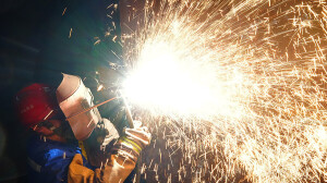 春来生产热潮涌