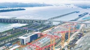 湘江长沙综合枢纽三线船闸建设正酣