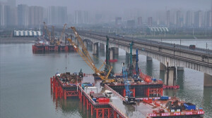 长赣高铁湘江特大桥首个主墩桩基完工