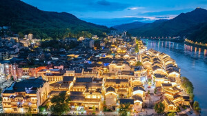 流光溢彩绘古韵