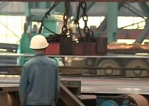 华菱钢铁前三季度净利润33.2亿元