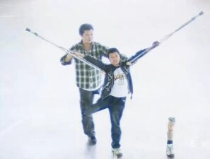 汶川地震主题摄影展：记录湖南救助地震受伤儿童的成长