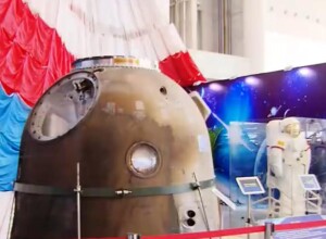 记者体验航天成果展：让科技走进生活