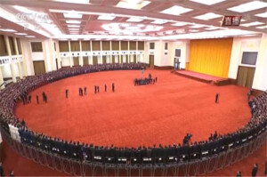 视频丨习近平等党和国家领导人接见受表彰代表并合影