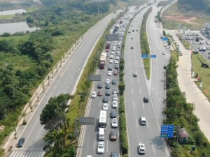 清明节出行 4月4号将出现车流峰值