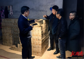 新安镇：持续开展烟花爆竹企业夜查行动