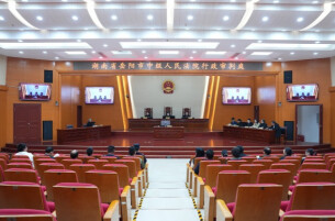 蒋春艳出庭应诉 以法治温度践行民生期盼