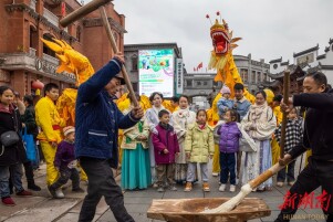 银票闯关、NPC互动！沉浸式商道体验点燃古城新年