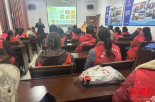 科技赋能乌骨鸡养殖 小院助力乡村振兴